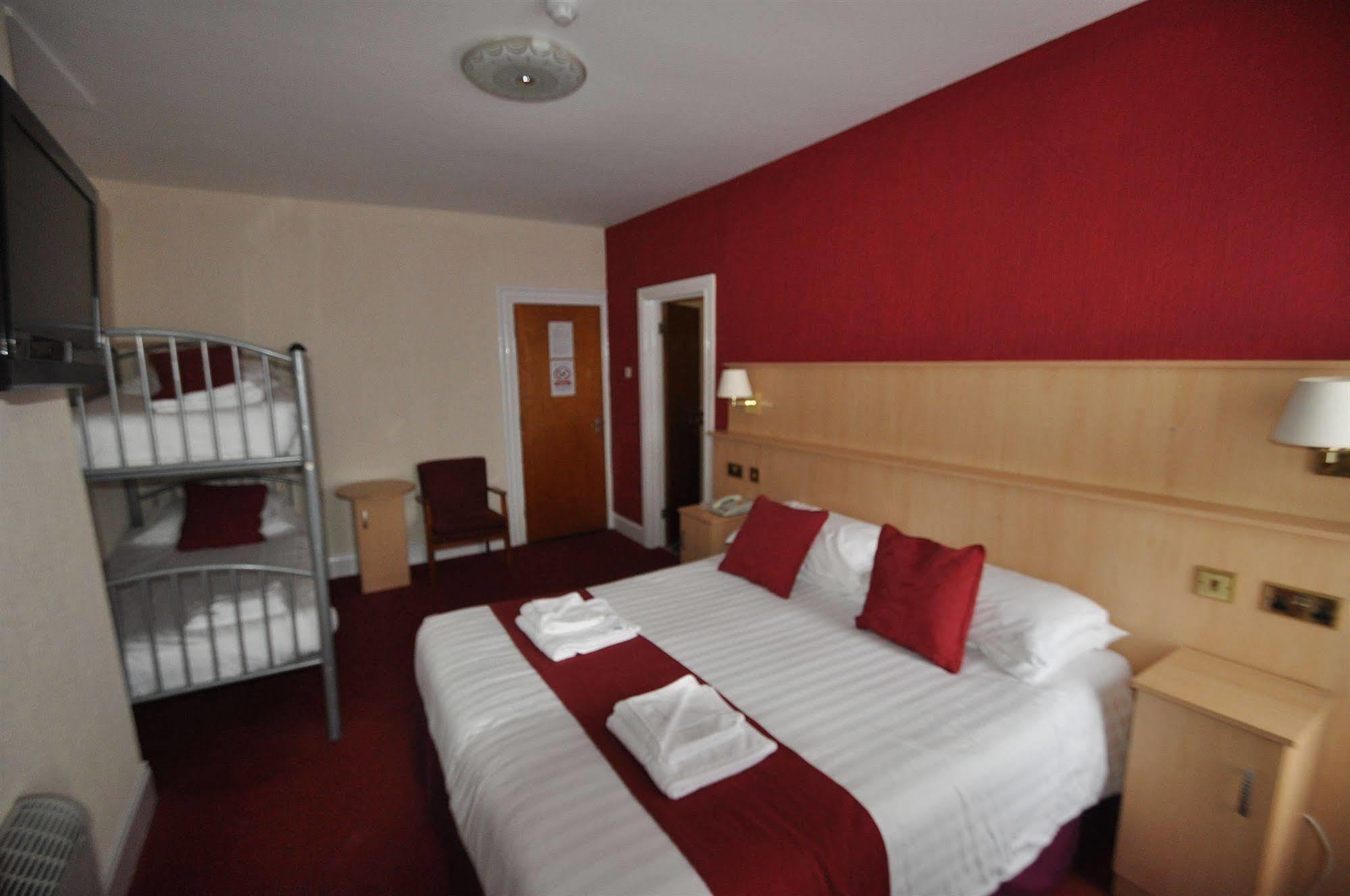 The Port Hotel Portrush Dış mekan fotoğraf